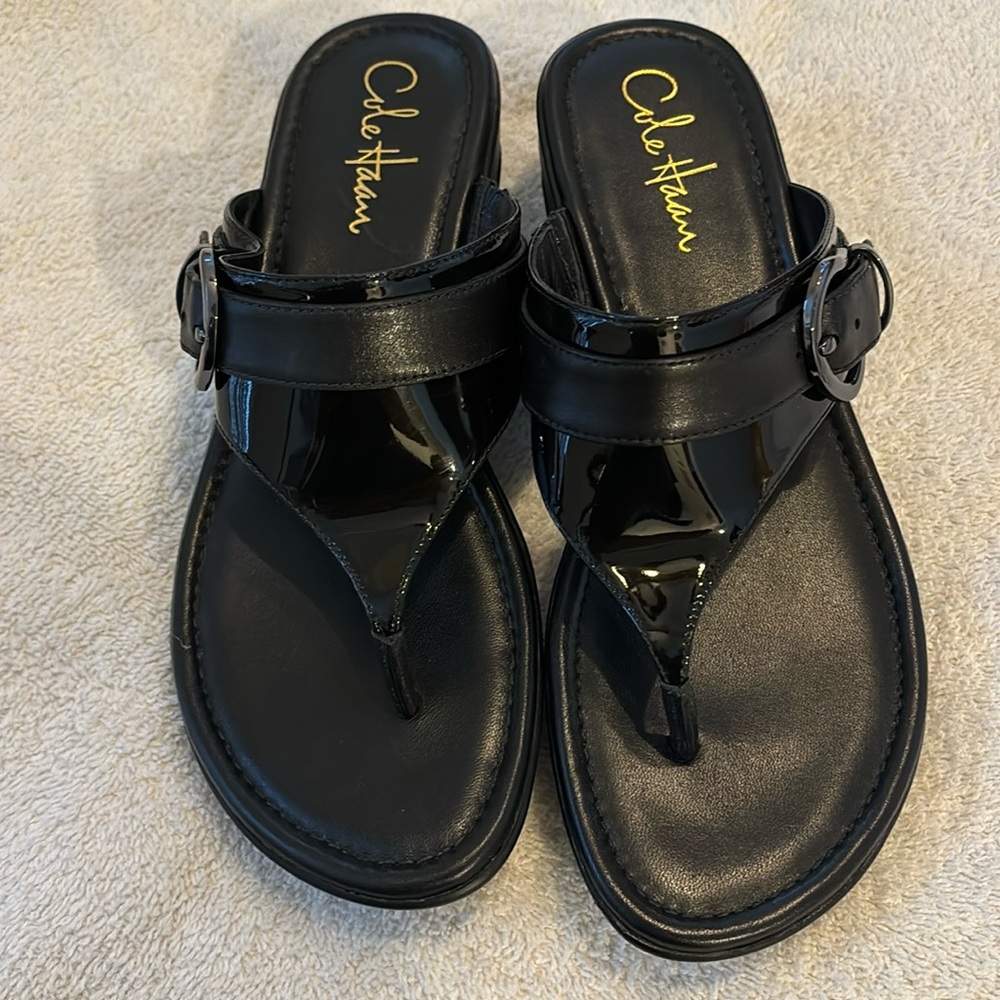 Nike air Cole Haan sandals flip flops. Black shiny. Like new